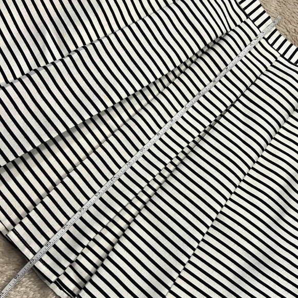 🚨SOLD🚨FOREVER 21 A-Line Skirt - Picture 6 of 9